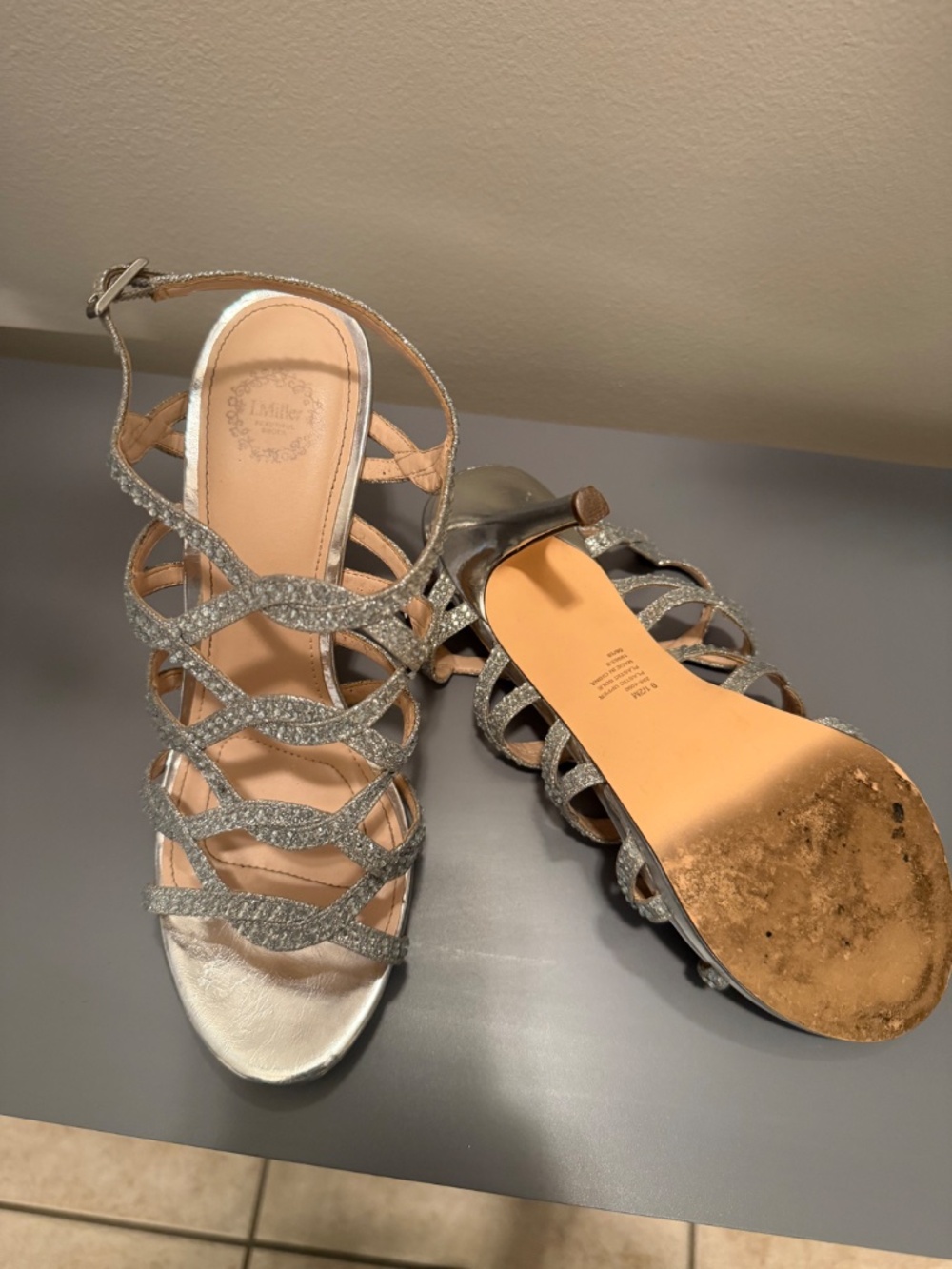 Shoes - Picture 3 of 4